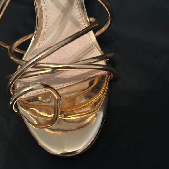 Steve Madden Gold Heels - Picture 8 of 9